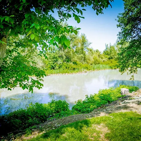 къща за гости- къпиновата къща Casa de Férias Kapinovo